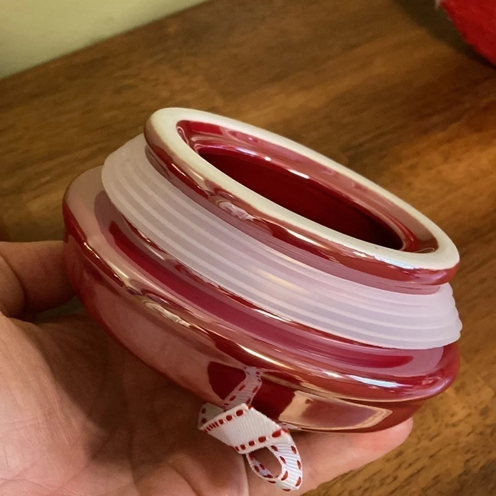 NEW RAE DUNN RED IRIDESCENT HO HO HO LARGE CHUBBY CHRISTMAS CANISTER